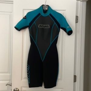 Lightweight Women’s Shorty Wetsuit by BARE, size 10T
